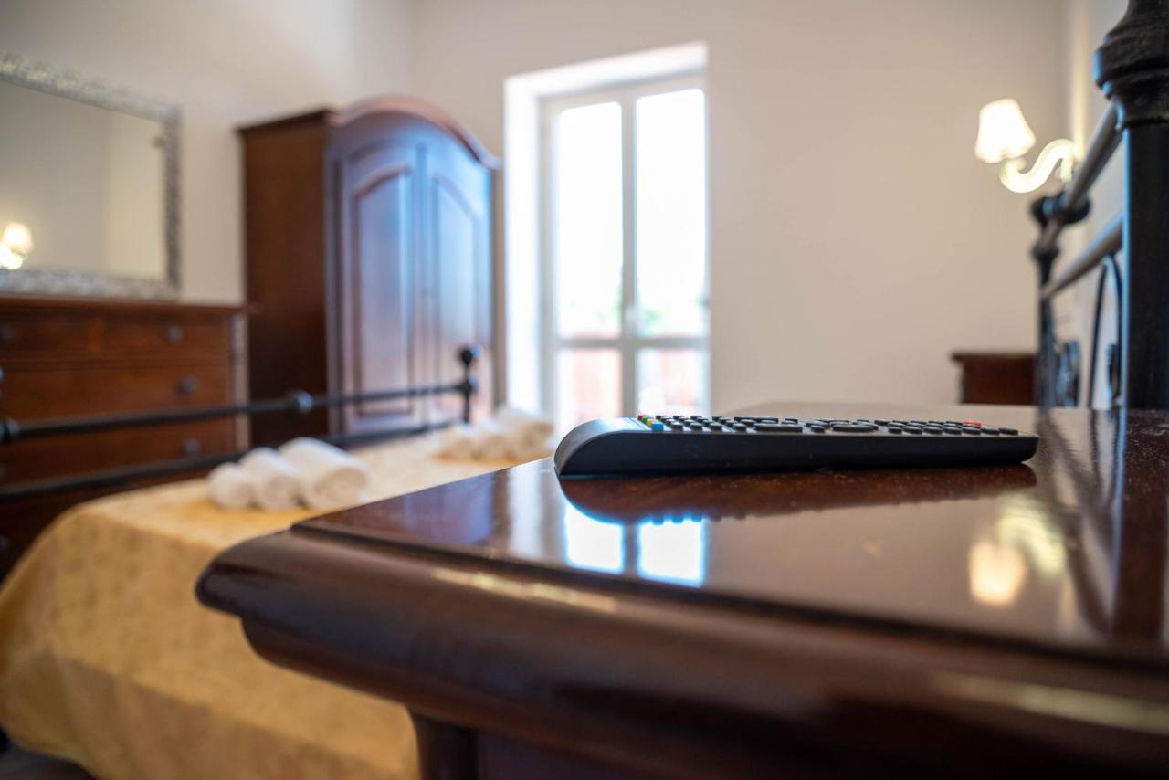 Luxury Villa Arianna Tarano Buitenkant foto