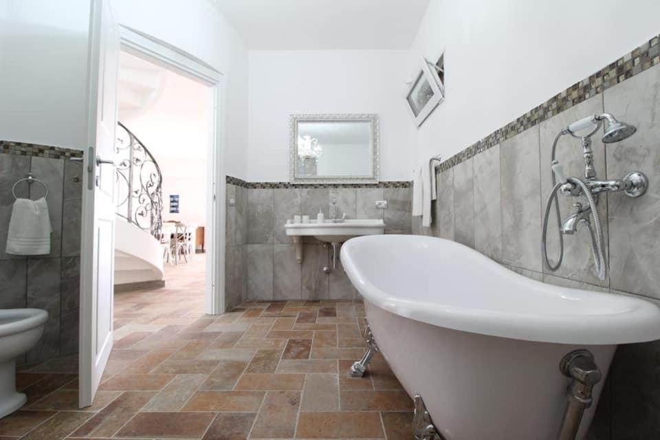 Luxury Villa Arianna Tarano Buitenkant foto